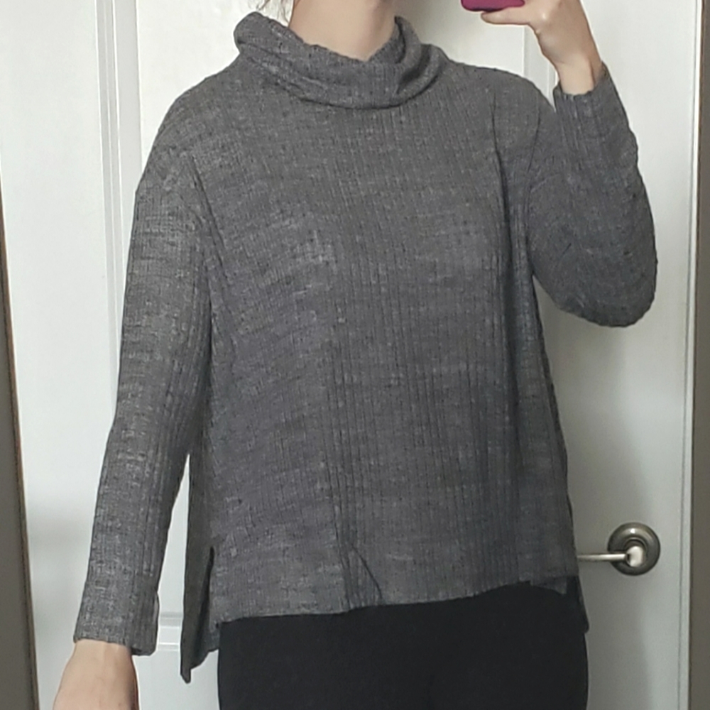 Anthro Gray Turtleneck Ribbed Swing Sweater Sz S